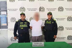 Usuario enfurecido por corte de luz fue judicializado tras atacar vehículo de Air-e en el barrio Olaya, Barranquilla