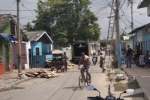 Delincuencia disparada y el implacable calor por falta de luz: “El Niágara que atraviesan” en San Roque, Barranquilla