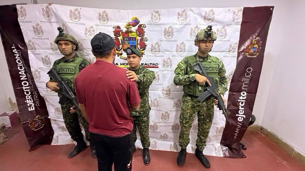 Alias Flecha, señalado hombre de confianza de los mandos del Frente 33, se sometió a la justicia