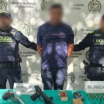 “Tres armas, 126 cartuchos y $30 millones”: capturado alias el Negro, señalado de extorsionar a comerciantes en el sur de Barranquilla