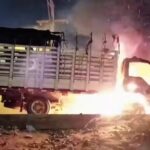 Camión en llamas explotó mientras habitantes de Tasajera lo saqueaban: lo sucedido recordó la tragedia del 2020