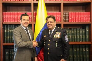 Director nacional de Bomberos es declarado insubsistente tras solicitud del presidente Abelardo de removerlo del cargo