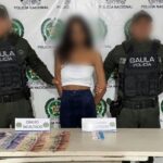 Capturan en Barranquilla a alias la Flaca, señalada integrante de los Pepes, cuando presuntamente recibía dinero de una extorsión