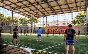Por la “mosquitera” en Barranquilla, hasta las canchas sintéticas de fútbol conminen a sus clientes a llevar repelentes