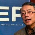 Petro defiende la continuidad de la JEP: dice que debe mantenerse “mientras perdure el conflicto armado”