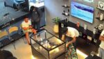 Delincuentes armados ingresaron a negocio de creador de contenido en Soledad y robaron 25 iPhones