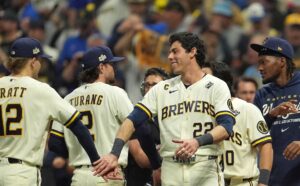 Cerveceros golpean primero ante Tampa Bay y ya sueñan con conquistar su primera Serie Mundial de la historia