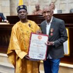Por iniciativa del excongresista palenquero Pedro Adán Torres, el Congreso homenajeó en vida a la leyenda mundial del boxeo