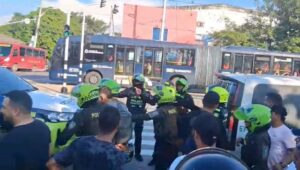 ¡Balacera en San Isidro, Barranquilla! Un presunto antisocial fue detenido y un policía habría resultado herido
