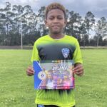 Promesa barranquillera del fútbol ganó media beca para jugar en España, pero debe costear la otra mitad del viaje: ¡ayudémosle!