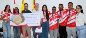 Deportistas atlanticenses que lograron medallas en los Juegos Sudamericanos 2026 recibieron estímulos económicos de la Gobernación del Atlántico