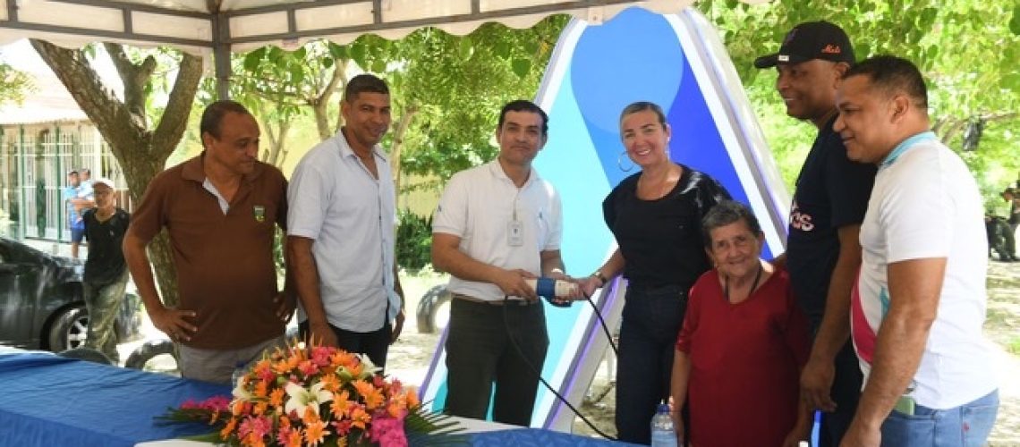 30B7E1A8-41DB-400F-BD4D-044026C8E543