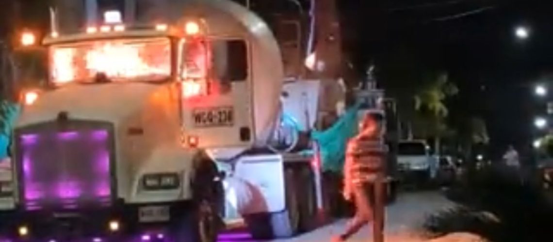 68070848-1AFC-4727-9B15-29FB9A498BE0