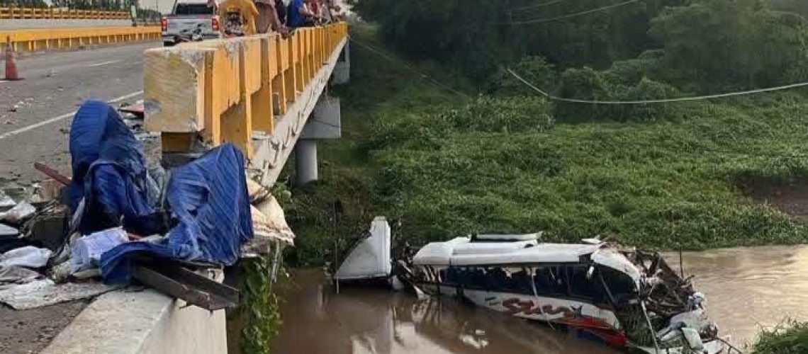 Accidente bus Kbeto Zuleta en Ariguaní