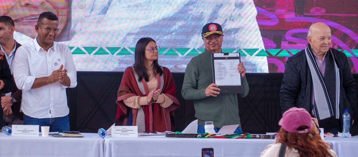 Acuerdos firmados Gobierno Petro y Comuneros del Sur -