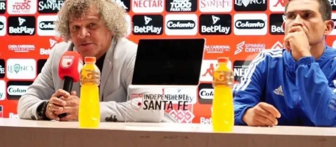 Alberto Gamero y Macallister Silva en rueda de prensa