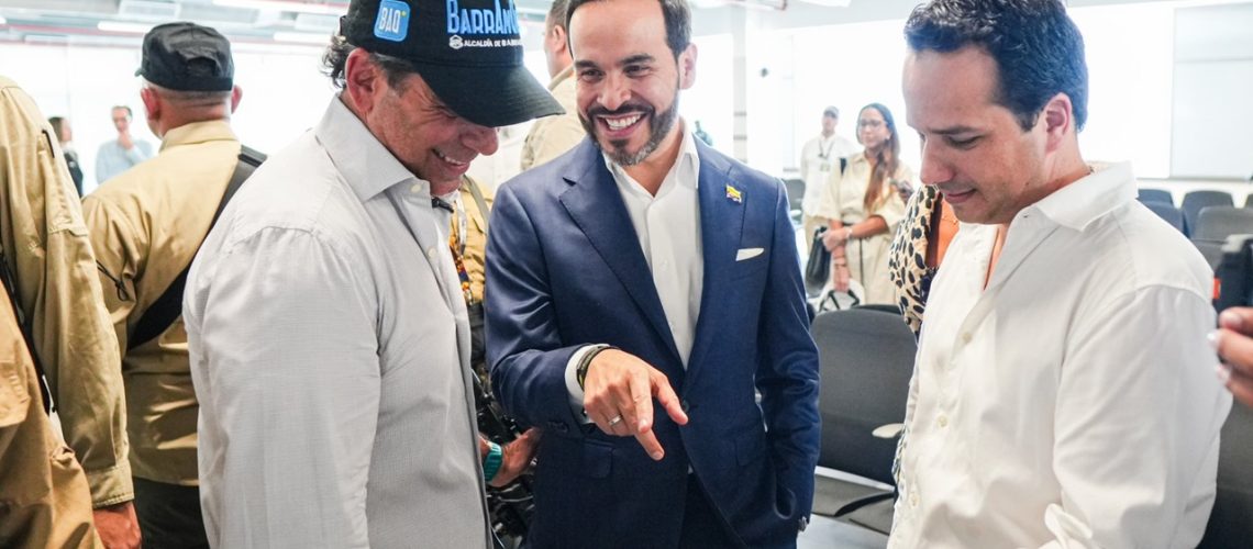 Alcalde Alejandro Char y presidente Abelardo de la Espriella en visita al Aeropuerto Ernesto Cortissoz