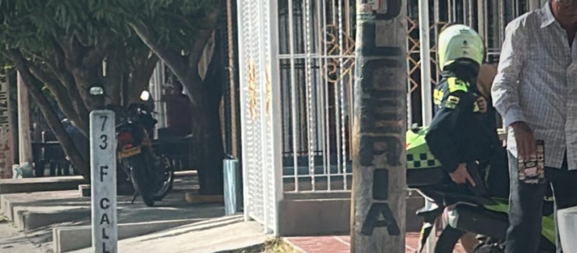Atentado contra ferretero La Esmeralda (2)