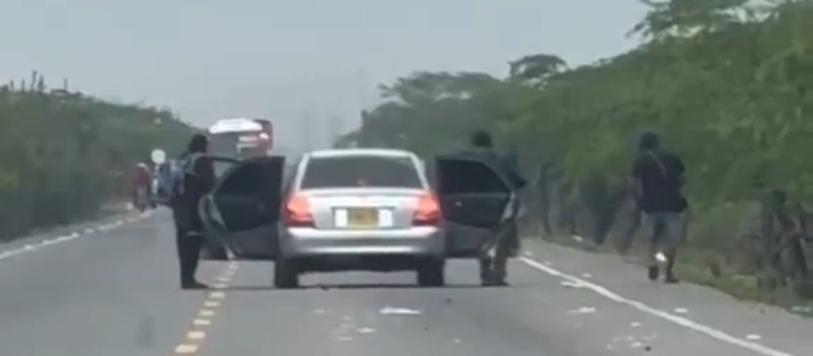 Atraco a vehículo La Guajira