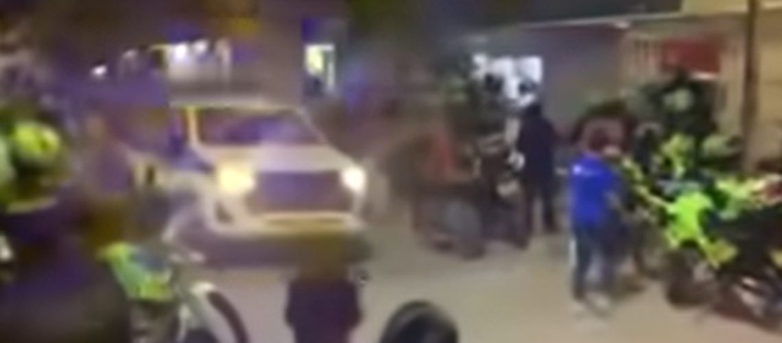 Balacera policías y delincuentes Cali