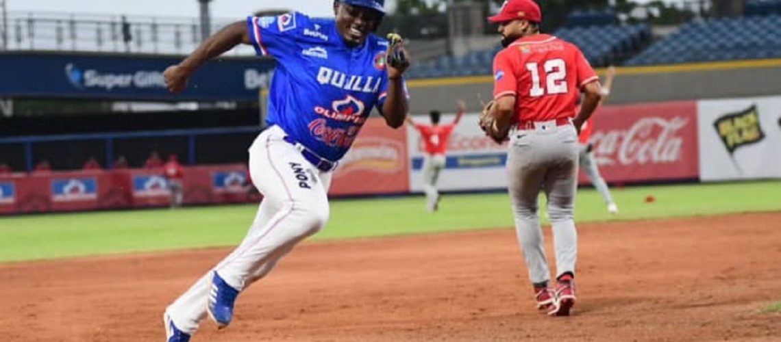 Béisbol caimanes