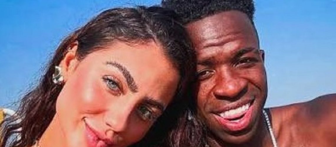 Blanca bella, negro mono