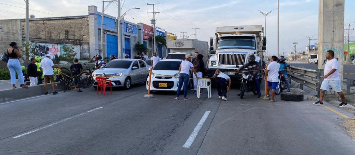 Bloqueo Corcinvalar La Pradera