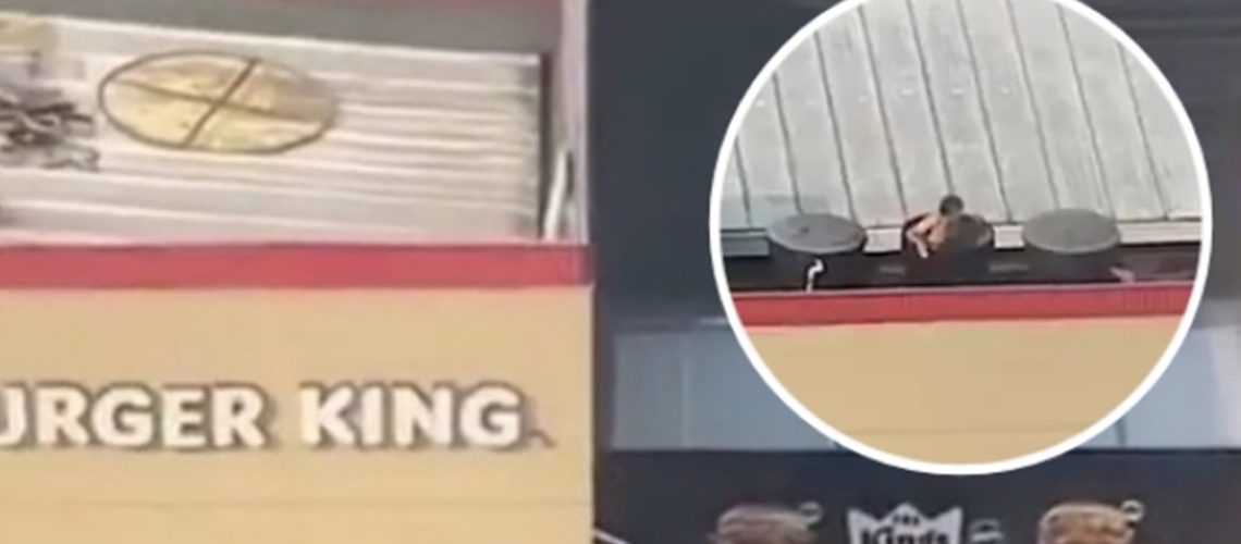 Burger King Envigado hombre desnudo 1