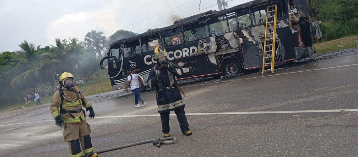 Bus Concorde incendiado peaje Baranoa 2