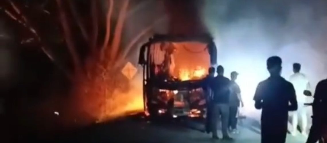 Bus incinerado Tolima