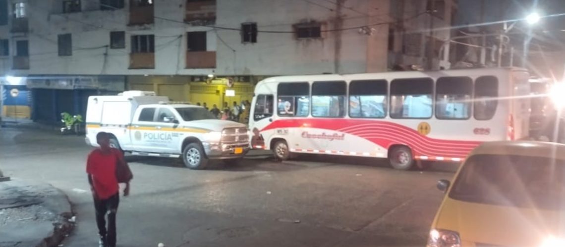 Bus que atropelló a peatón en la 38 con 38