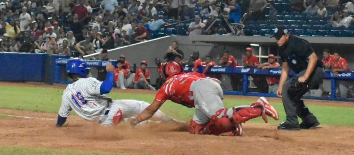 Caimanes-terminaran-lideres-de-la-temporada-regular-tras-vencer-6x5-a-Tigres