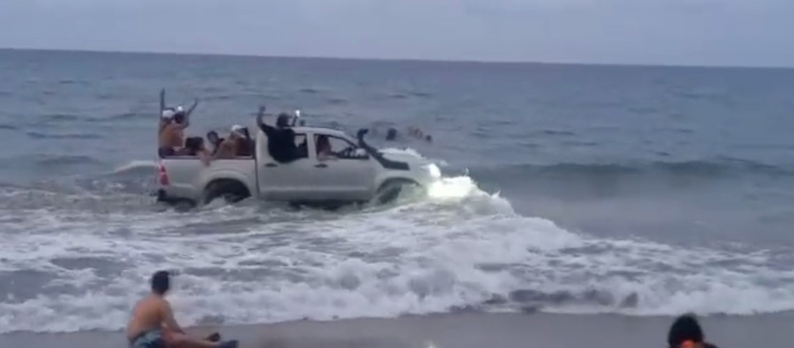 Camioneta playa San Antero2