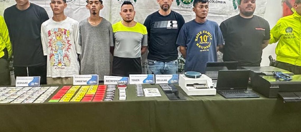 Capturados por fabricar cédulas extranjería falsas