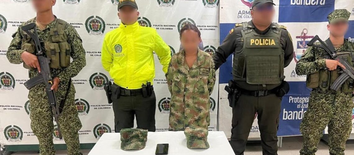 Carolina, capturada en Bayunca por extorsión y uso de uniformes privativos