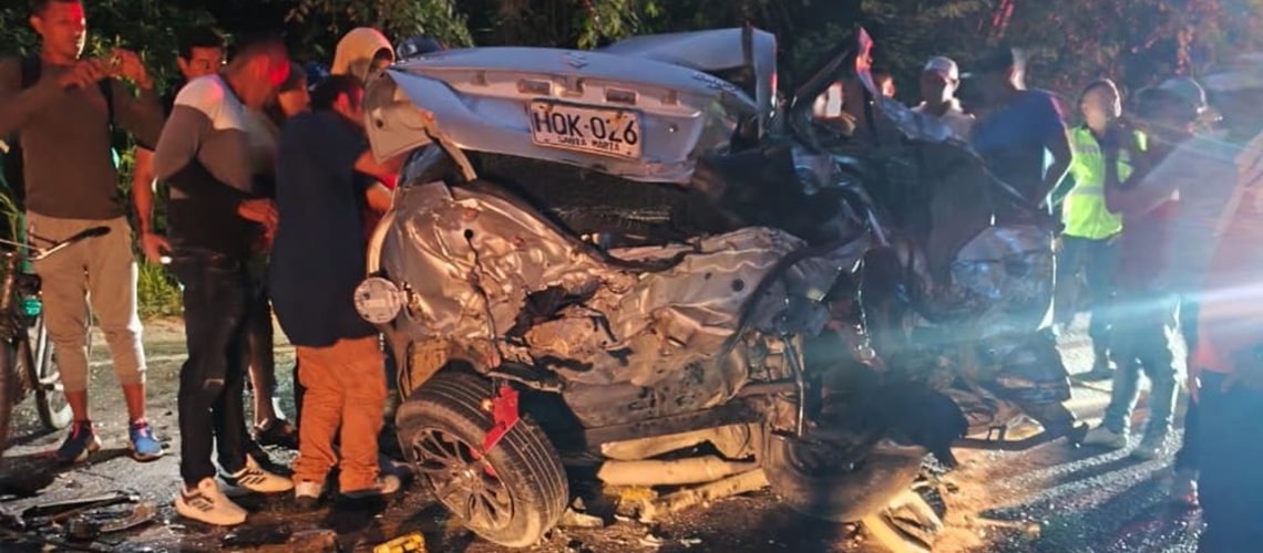 Choque carro y camión en Zona Bananera, Magdalena