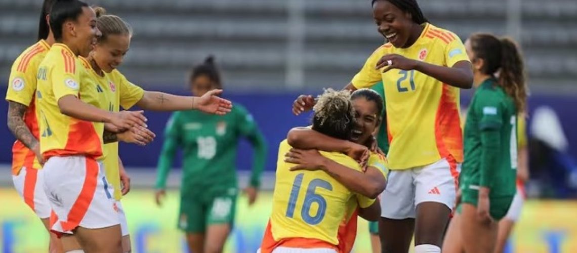 Colombia femenina Mediano