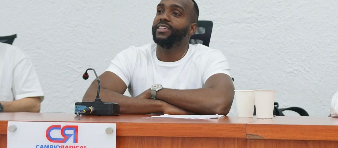 Concejal Estefanel renuncia (5)