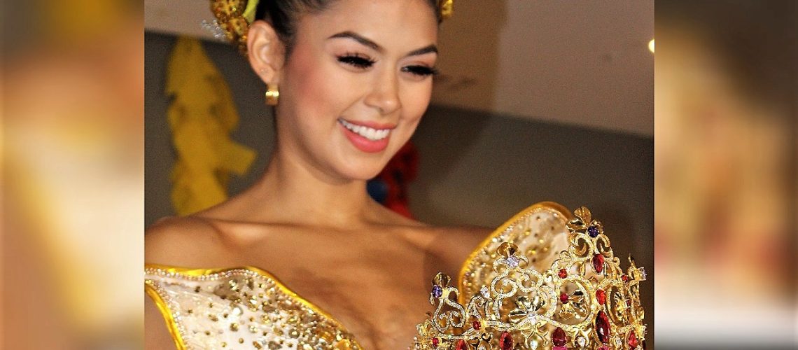 Corona reina Valeria foto Laura Rocco