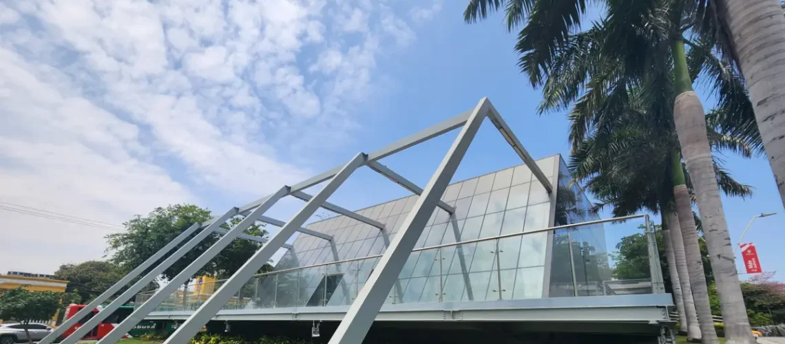 Cubo de Cristal Plaza de la Paz