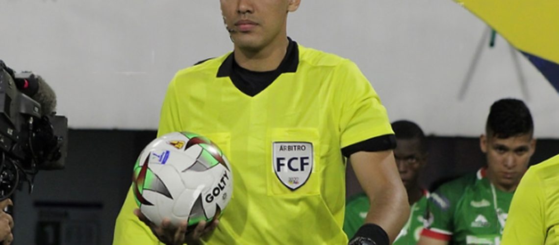 David-Espinosa-el-arbitro-de-Junior-vs.-Cali