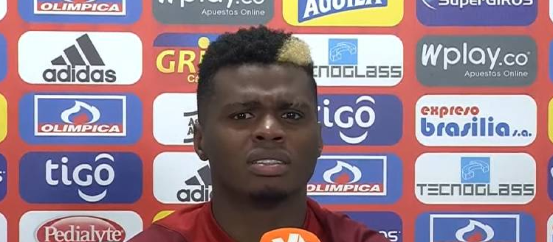 Deiber Caicedo la tiró