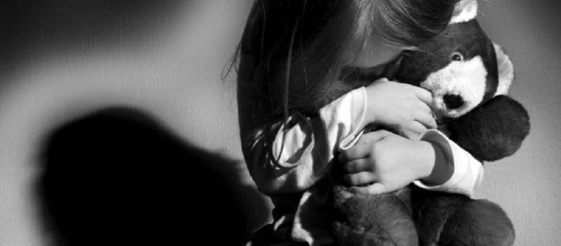 Denuncia madre de familia