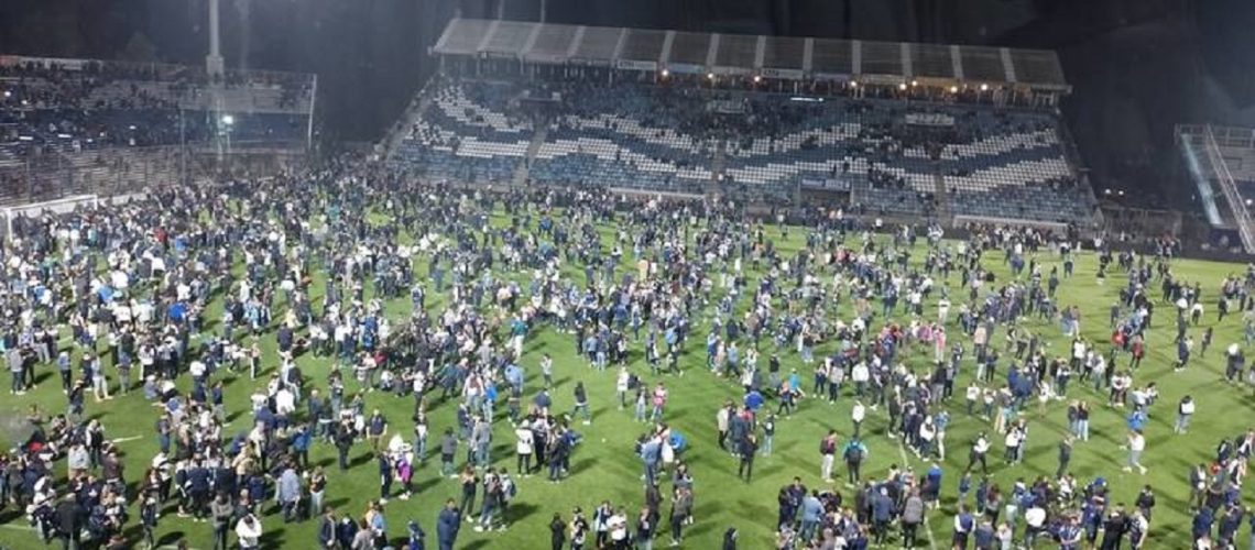 Desmanes en estadio de argentina