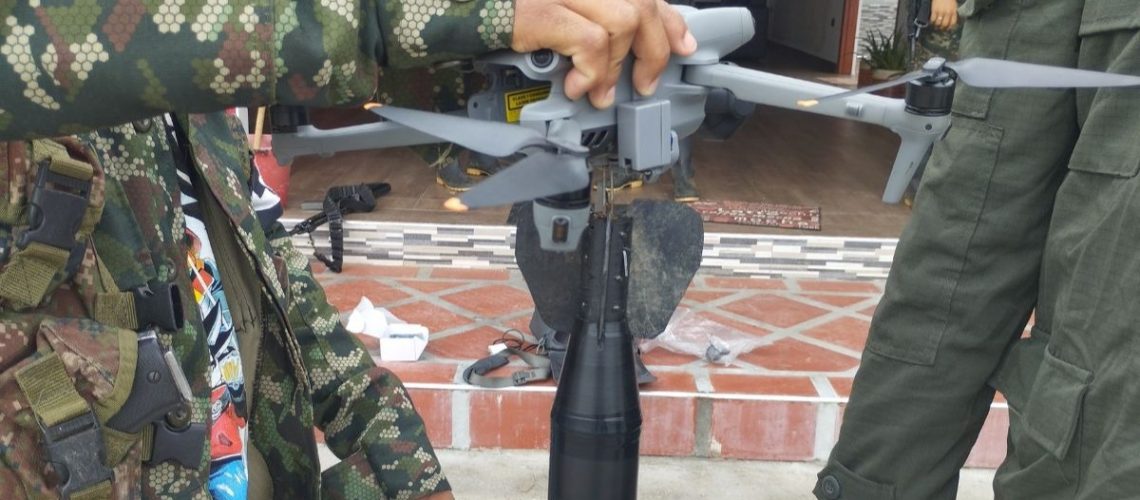 Dron cargado con explosivo