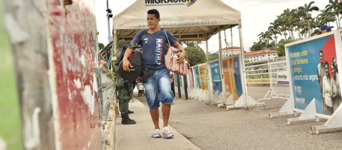 E1B756A5-441F-4DB4-BC17-FE7CA568C014