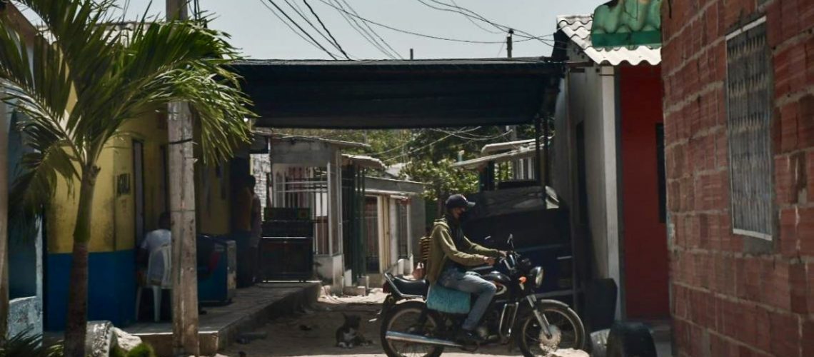 E636A0AA-C2B2-4441-909E-DF56230D38D1