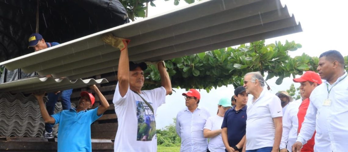 Entrega ayudas Malambo y Polonuevo (3)