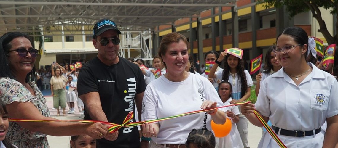 Entrega colegio Mayor de Barranquilla