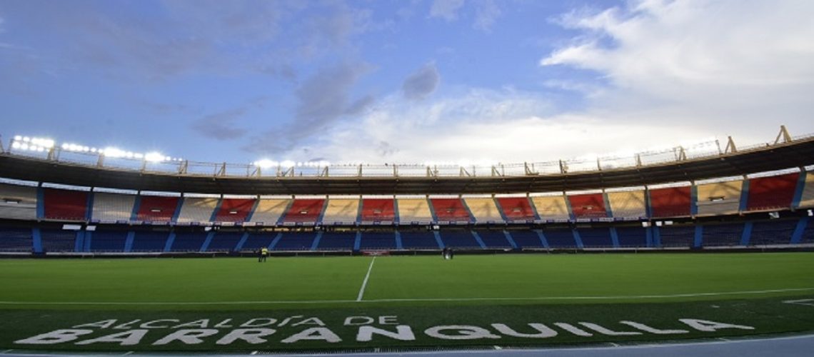 BARRANQUILLA. 4 de junio de 2021. El alcalde Jaime Pumarejo encendió las nuevas luminarias del Estadio Metropolitano, que ya están listas para el partido Colombia-Argentina del próximo martes. (Cortesía)